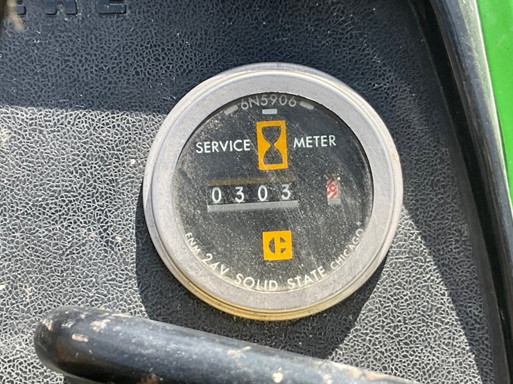 john-deere-200-image-44