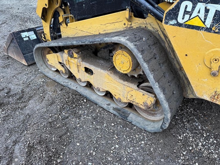 2016-caterpillar-259d-image-17