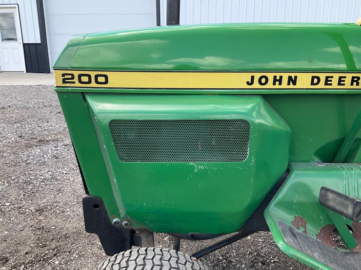 john-deere-200-image-14