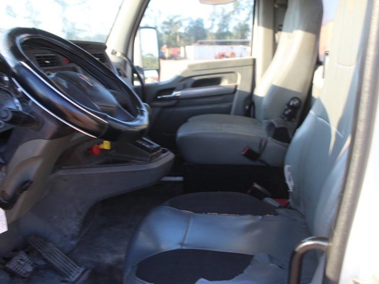 2015-kenworth-t880-image-8