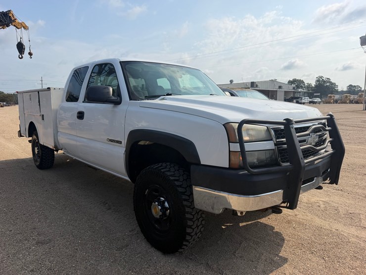2007-chevrolet-silverado-2500-image-2