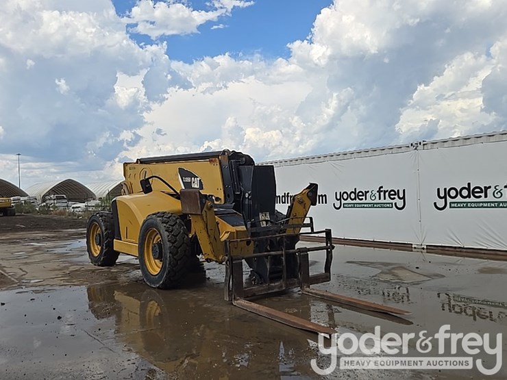 2015-caterpillar-tl1055d-image-7
