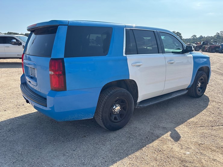 2015-chevrolet-tahoe-image-3