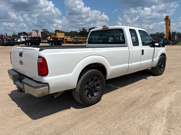 2011-ford-f250-image-4