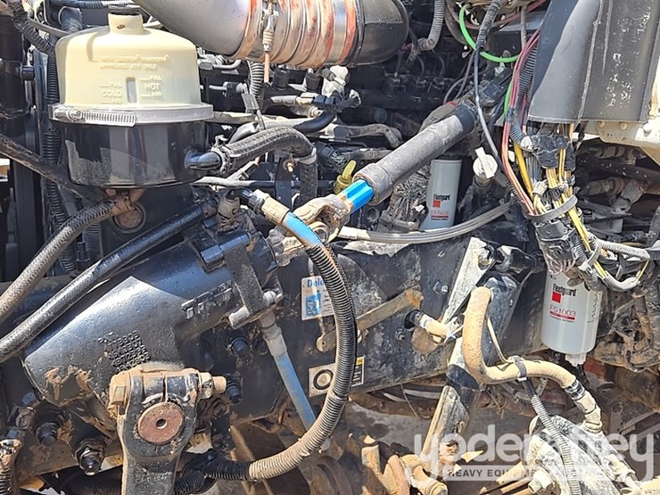 2012-peterbilt-348-image-61