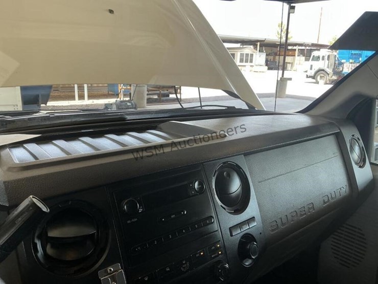 2015-ford-f550-image-25