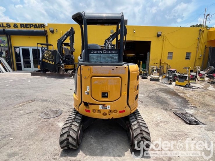 2021-deere-30g-image-3