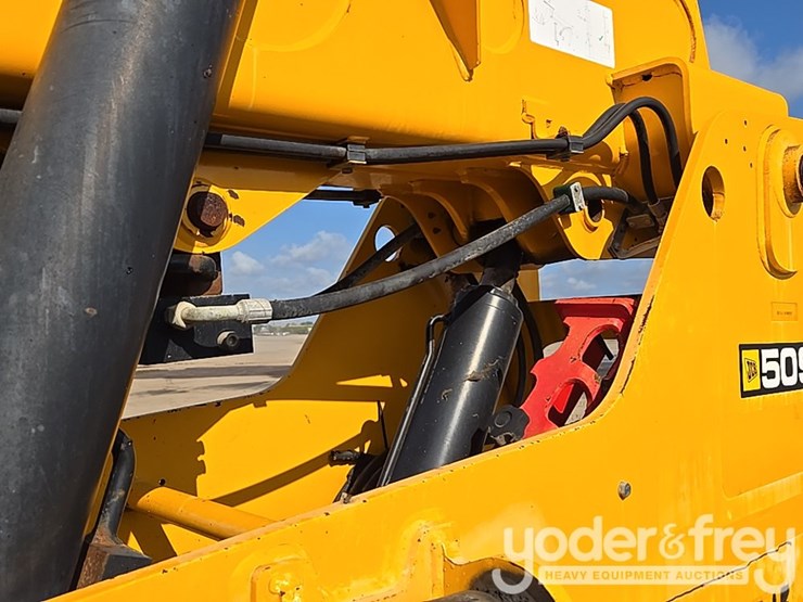2017-jcb-509-42-image-28