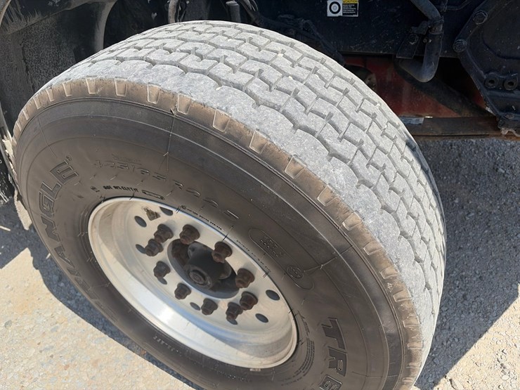 2019-kenworth-t800-image-17