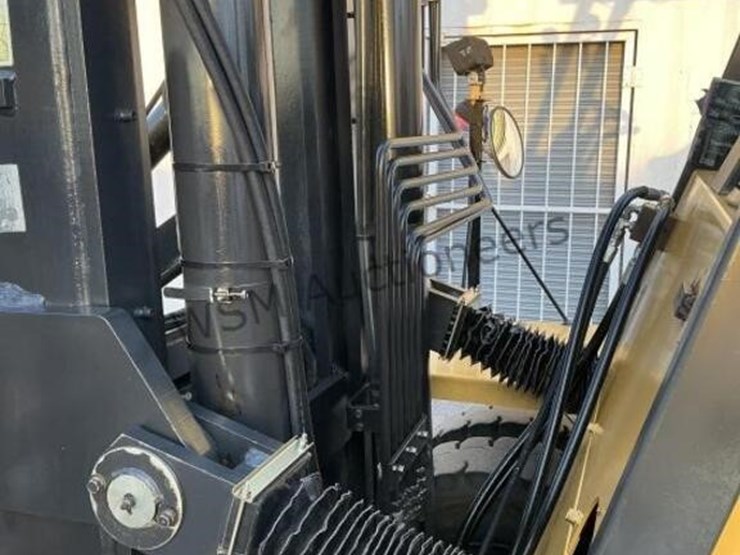 caterpillar-dp115-image-12