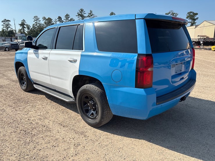 2017-chevrolet-tahoe-image-4