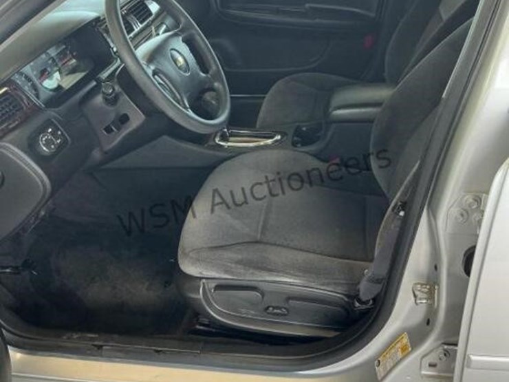 2015-chevrolet-impala-sdn-image-21