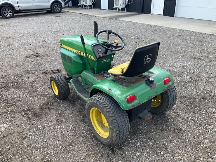 john-deere-200-image-3