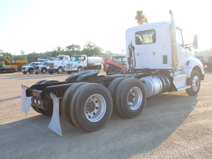 2015-kenworth-t880-image-3