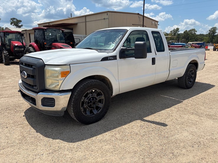 2011-ford-f250-image-1