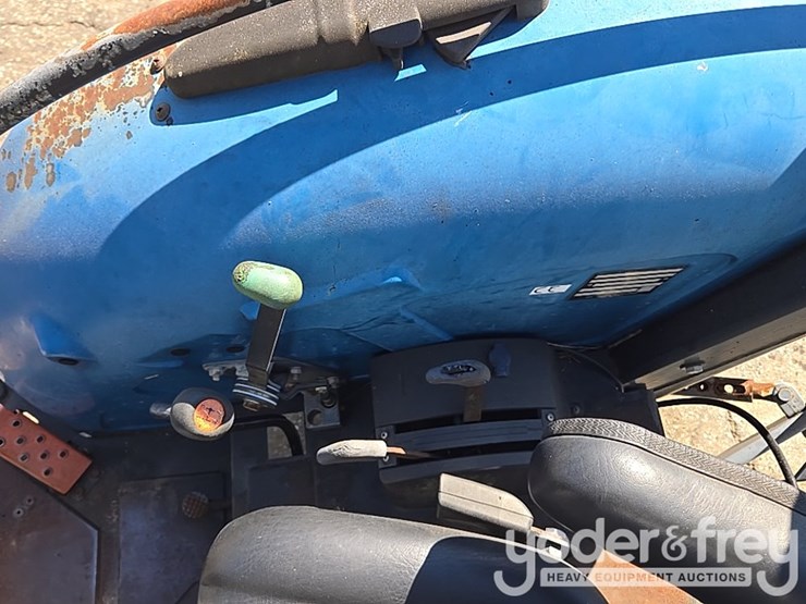 new-holland-tn70-image-27