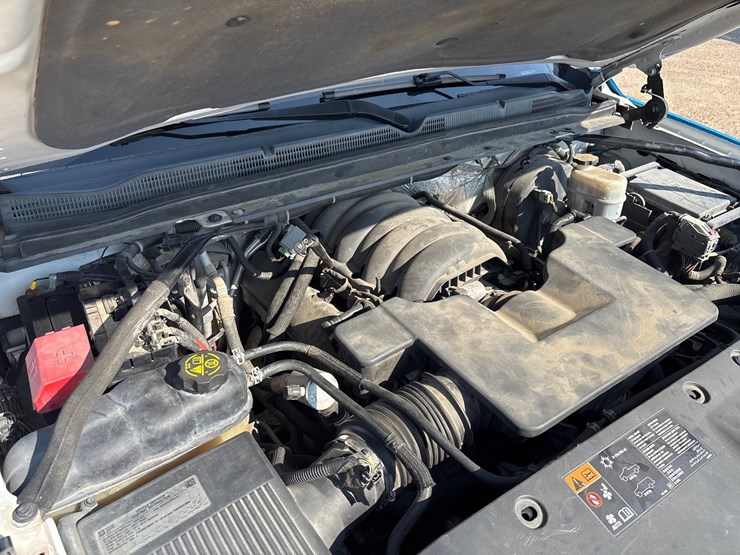 2015-chevrolet-tahoe-image-13