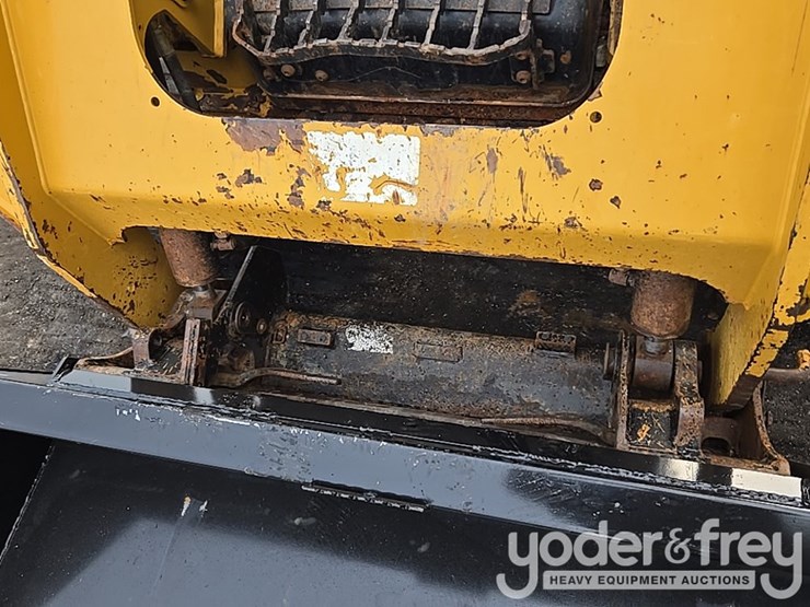2019-caterpillar-259d3-image-16