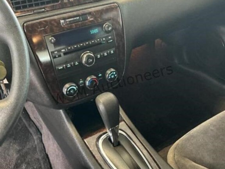 2015-chevrolet-impala-sdn-image-19