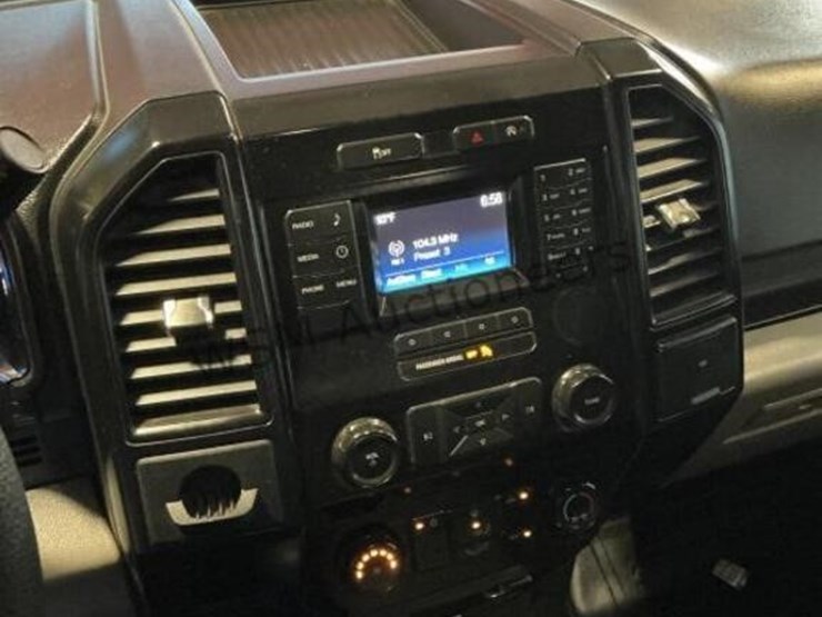 2017-ford-f150-image-19