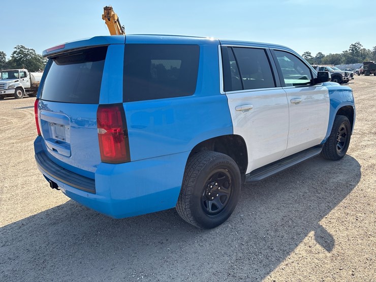 2017-chevrolet-tahoe-image-3