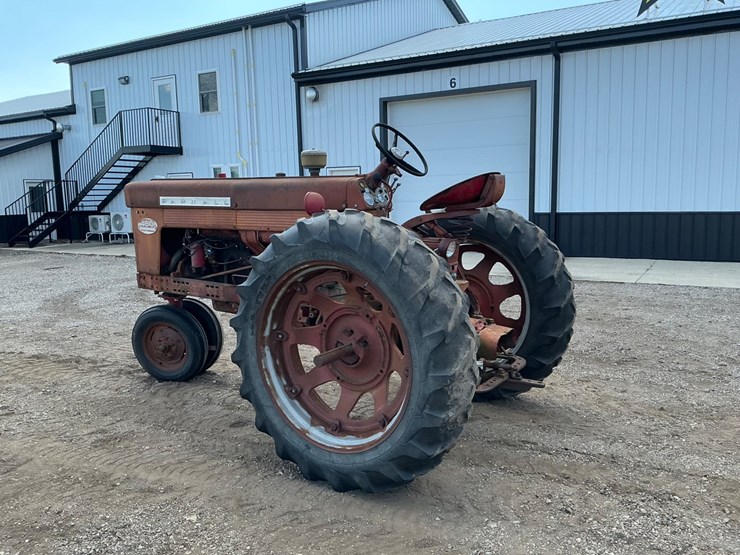 1958-case-ih-farmall-60-image-3
