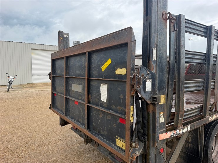 2010-dodge-ram-5500-image-6