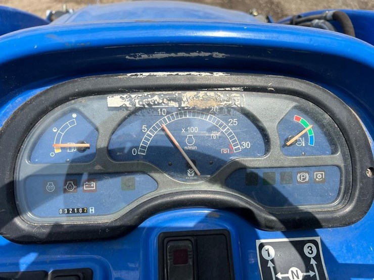 new-holland-tc45-image-26
