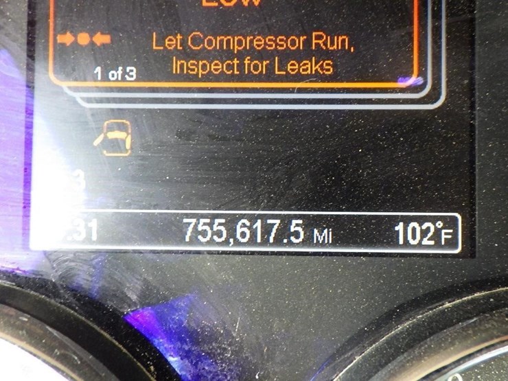2015-peterbilt-579-image-29