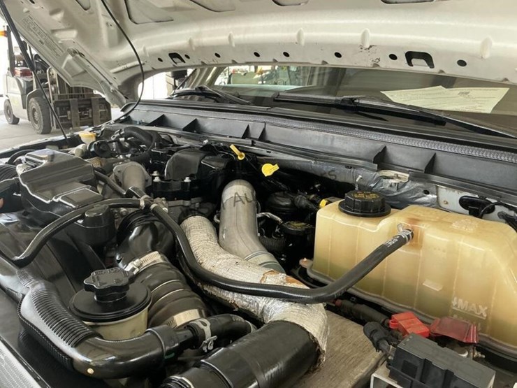 2015-ford-f550-image-18