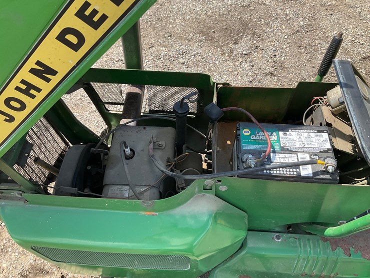 john-deere-200-image-35