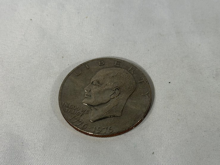#00645-•-(20)-1976-ike-dollars-image-3