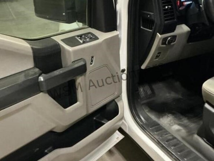 2020-ford-f150-image-23