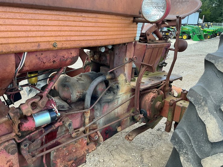 1958-case-ih-farmall-60-image-12
