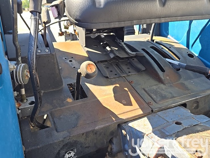 new-holland-tn70-image-23