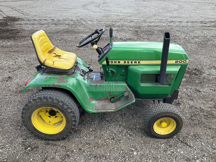 john-deere-200-image-6