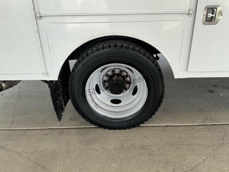 2015-ford-f550-image-8