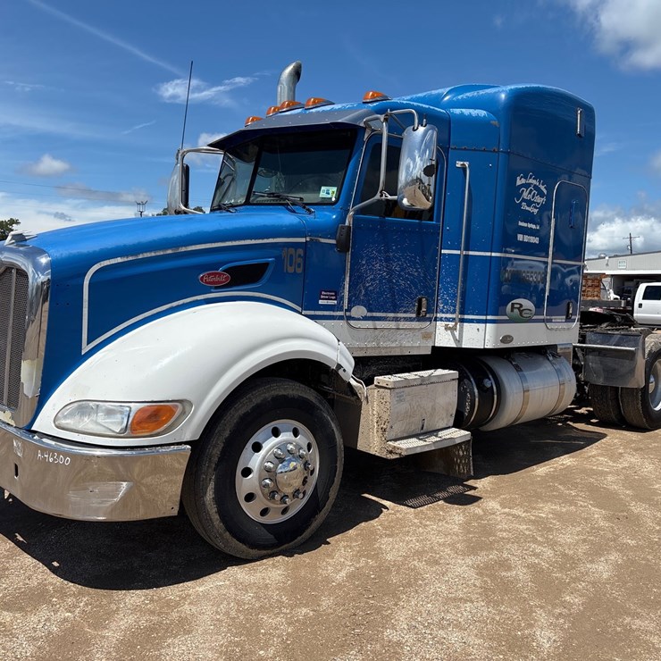 2010 PETERBILT 386