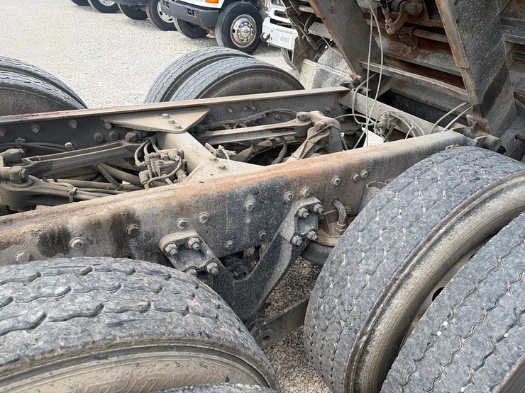 2019-kenworth-t800-image-32