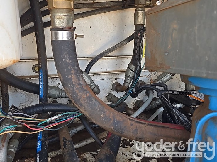 2012-peterbilt-348-image-49