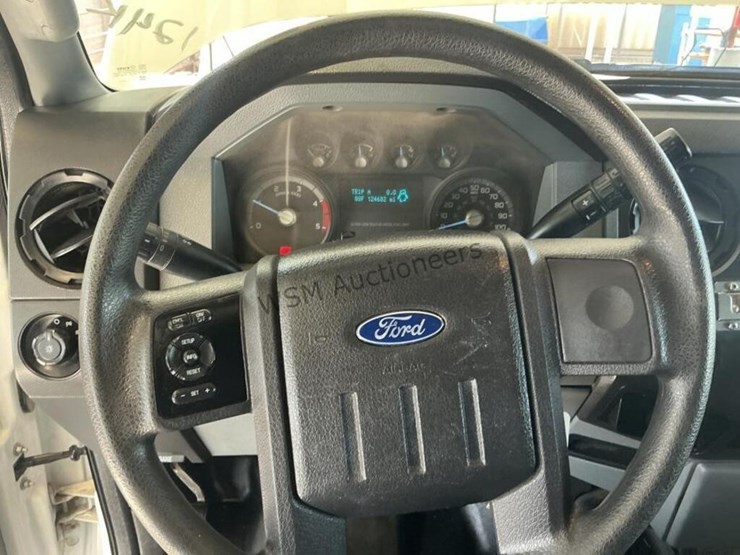 2015-ford-f550-image-23