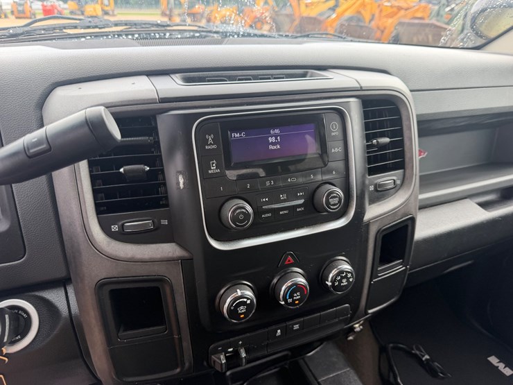 2015-dodge-ram-2500-image-16