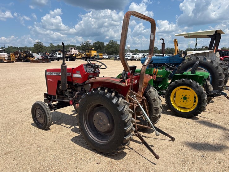 massey-ferguson-1030-image-4