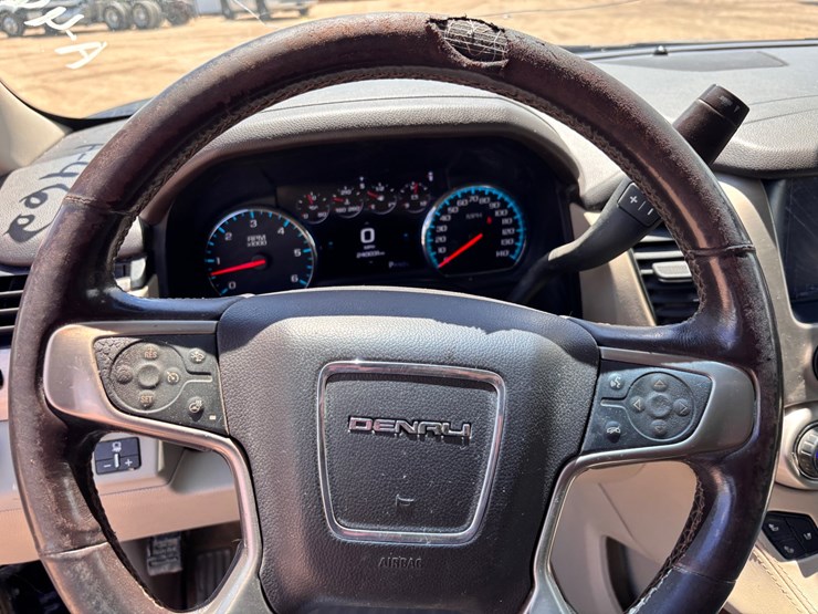 2018-gmc-yukon-image-13