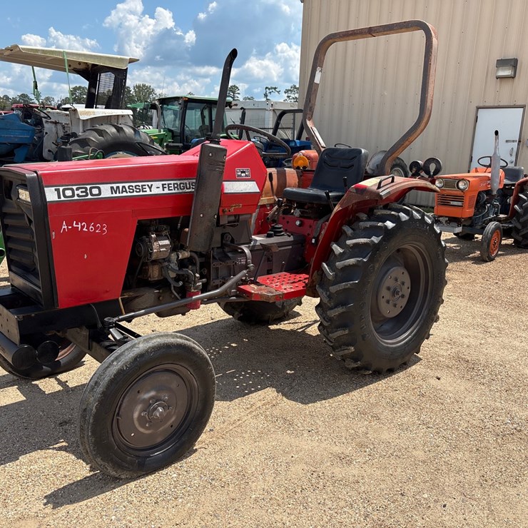 MASSEY-FERGUSON 1030