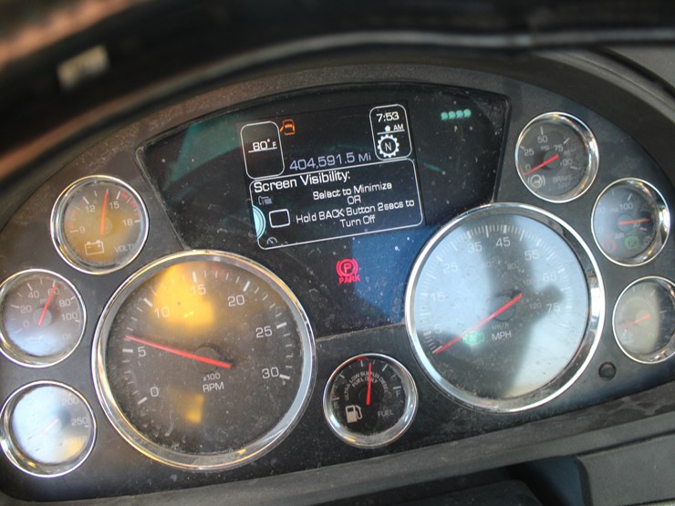 2015-kenworth-t880-image-13