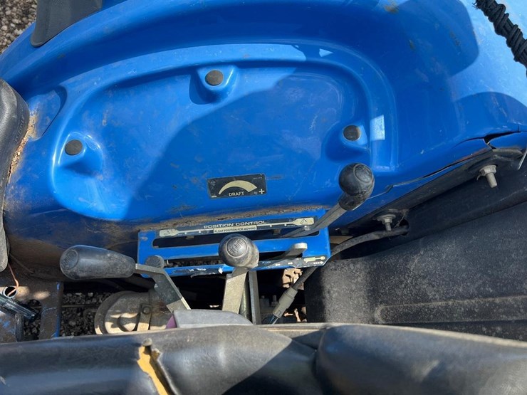 new-holland-tc45-image-30