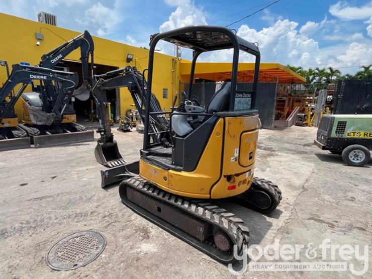 2021-deere-30g-image-2