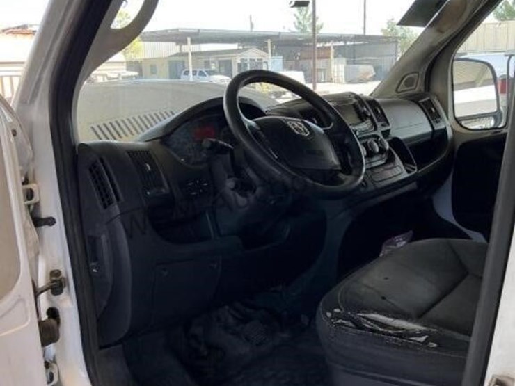 2019-dodge-3500-image-24