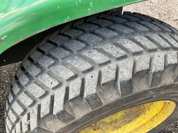 john-deere-200-image-19